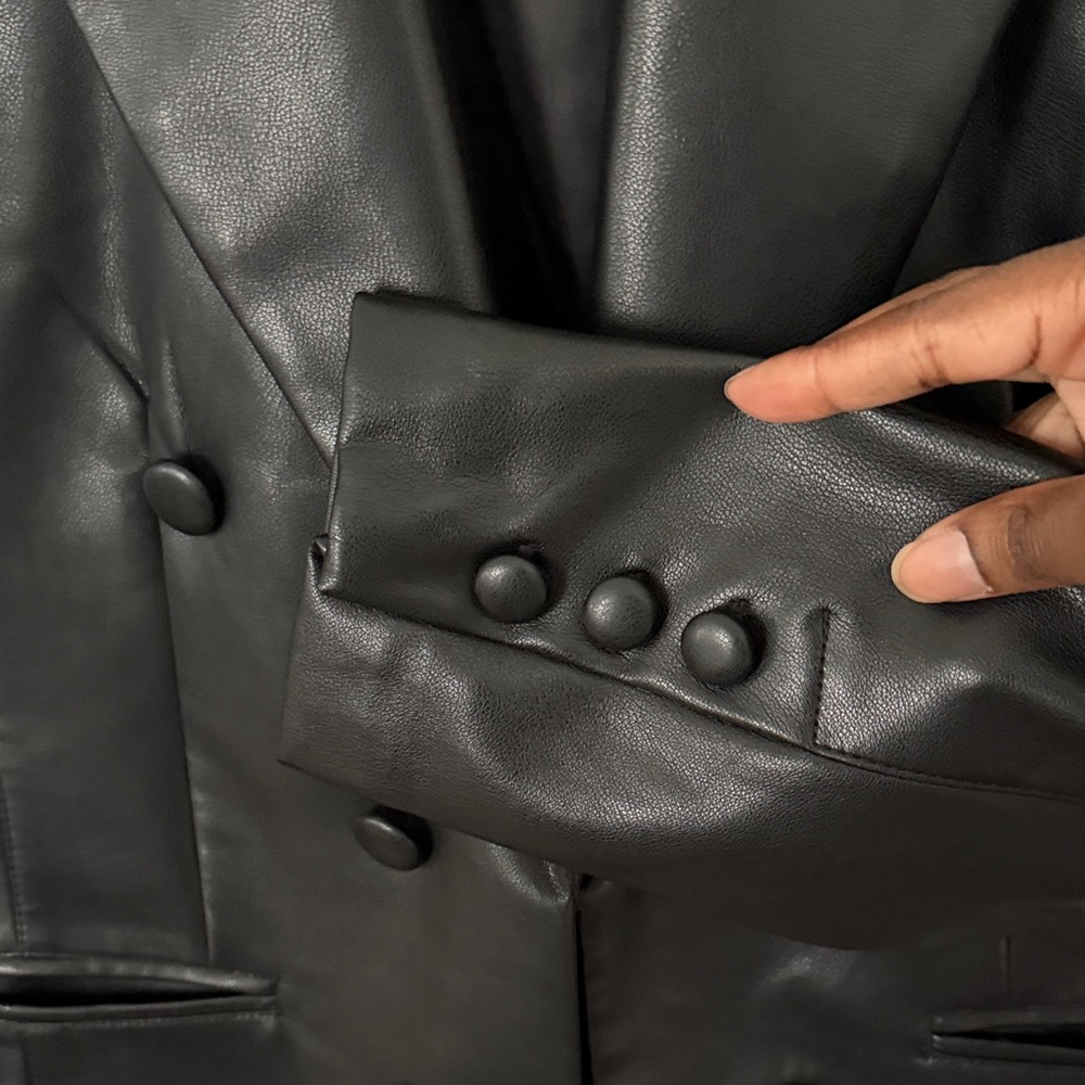 Bagatelle Collection Women’s Black Faux Leather Double-Breasted Blazer Size M - Picture 3 of 9